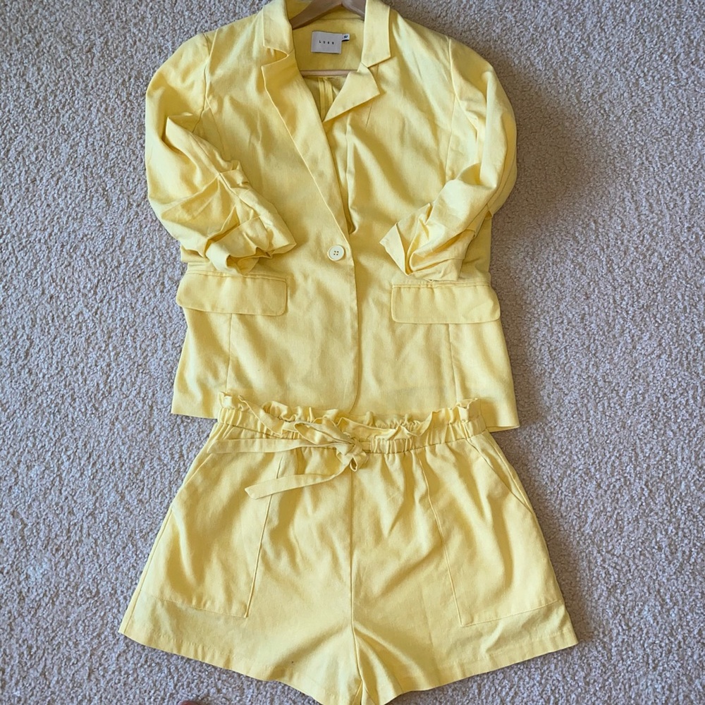 Large Vici Set: Shorts and Blazer
